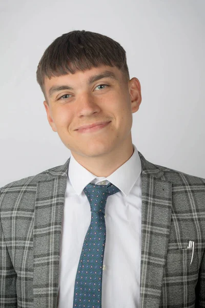 Młody Przedsiębiorca Garniturze Krawacie — Zdjęcie stockowe