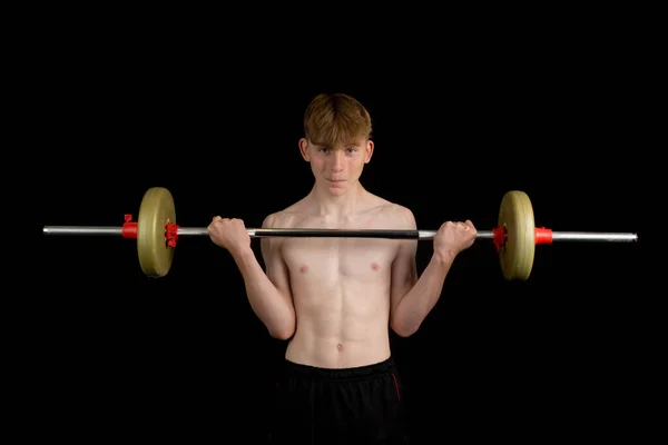 Porträt Eines Sportlichen Jungen Ohne Hemd Der Mit Einer Langhantel — Stockfoto