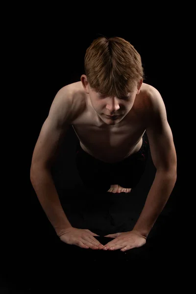 Portrait Sporty Shirtless Teenage Boy Doing Press Ups Front — Stock Photo, Image