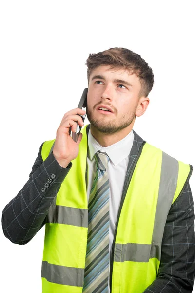 スーツのビジネスマンの肖像画 携帯電話で話しているハイビジョンベスト — ストック写真