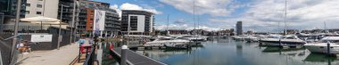 Southampton, İngiltere - 6 Ağustos 2023 Southampton 'da bulunan Ocean Village Marina