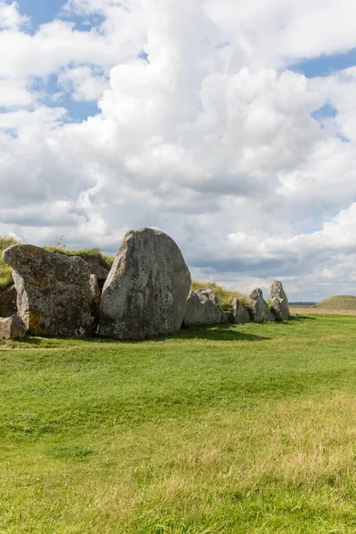 Neolithic West Kennet Long Barrow South Long Barrow Burial Mound — Stock Photo, Image