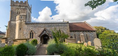 Fyfield, Birleşik Krallık, 15 Ağustos 2023: - Fyfield, Wiltshire köyündeki Aziz Nicholas Kilisesi