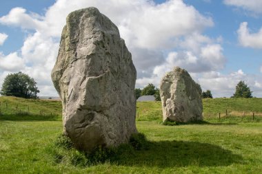 Avebury Taş Çemberi, Unesco Dünya Mirası Bölgesi, Wiltshire İngiltere 'de yer almaktadır.