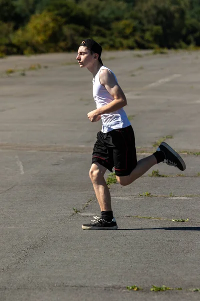Підійде Спортивний Хлопчик Підліток Задній Кепці Біжить Назовні Eon Теплий — стокове фото