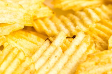 Patates cipsi ya da cips yığınını kapat. 