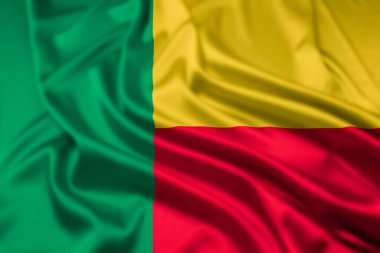Benin Cumhuriyeti Bayrağı, bir dalgalanma etkisi ile