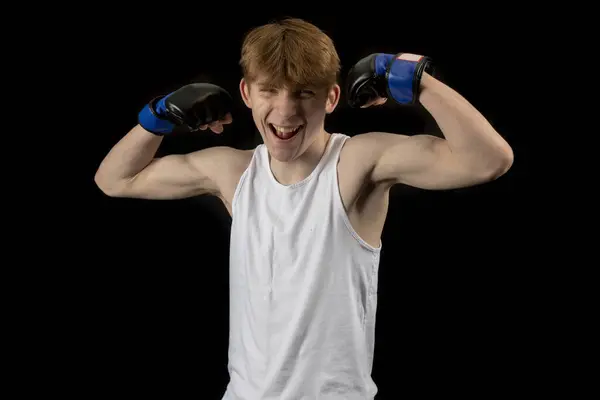 Patnáctiletý Mužský Teenager Boxer Černém Pozadí Oblečený Tričku Bez Rukávů Stock Obrázky