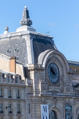 Paris, Fransa, 17 Nisan 2024, Napolyon Bonapart 'ın Vendm Meydanı' ndaki Vendm Anıtı manzarası