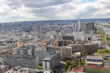 Paris, Fransa, 18 Nisan 2024 Eyfel Kulesi 'nden Paris manzarası