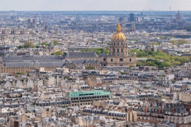 Paris, Fransa, 18 Nisan 2024 Eyfel Kulesi 'nden Paris manzarası