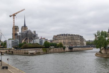 Paris, 19 Nisan 2024 Notre Dame De Paris 'teki restorasyon çalışmaları