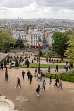 Paris, Fransa, 20 Nisan 2024 Montmartre 'deki Sacre-Coeur' dan Paris manzarası