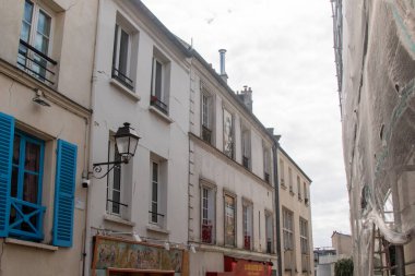 Paris, Fransa, 20 Nisan 2024 Paris 'in Montmartre bölgesinde sokak manzarası
