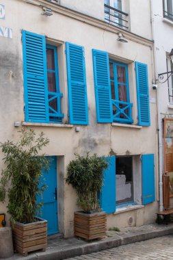 Paris, Fransa, 20 Nisan 2024 Paris 'in Montmartre bölgesinde sokak manzarası