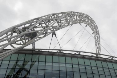 Londra, Birleşik Krallık, 7 Ağustos 2024: - İngiltere Futbol Takımı 'nın ev sahibi olduğu Wembley Stadyumu kemerinin manzarası