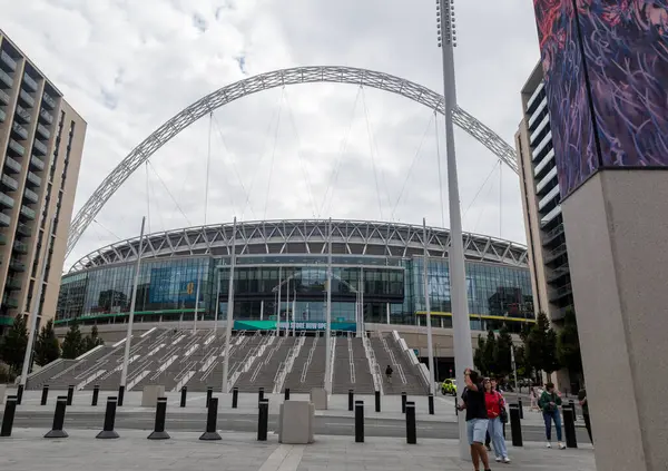 Londra, Birleşik Krallık, 7 Ağustos 2024: Wembley Stadyumu 'nun dış görünüşü, İngiltere Futbol Takımı' nın anavatanı.