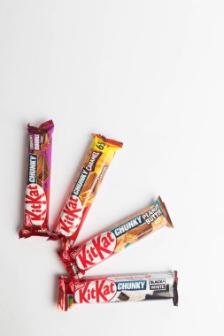 Londra, Birleşik Krallık, 24 Eylül 2024: - KitKat Chunky şekerleme 4 bir görünüm, beyaz bir arka plan karşı