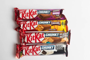 Londra, Birleşik Krallık, 24 Eylül 2024: - KitKat Chunky şekerleme 4 bir görünüm, beyaz bir arka plan karşı