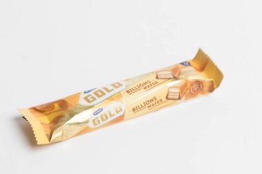 Londra, Birleşik Krallık, 24 Eylül 2024: - Şekerleme McVities Altın Çubuğu manzarası, beyaz arka plan