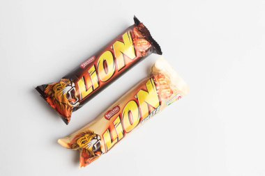 Londra, Birleşik Krallık, 26 Eylül 2024: - Aslan ve Aslan Beyaz Çubuğu 'nun beyaz arka planda görüntüsü