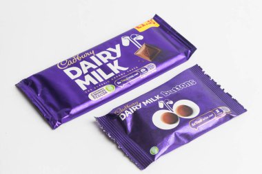 Londra, Birleşik Krallık, 30 Eylül 2024 Cadbury şekerleme Chomp manzarası, beyaz bir arka plan karşı