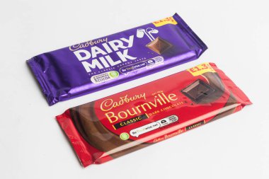 Londra, Birleşik Krallık, 30 Eylül 2024 Cadbury şekerleme Chomp manzarası, beyaz bir arka plan karşı