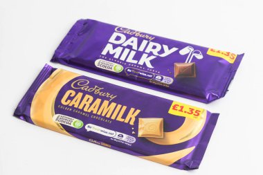 Londra, Birleşik Krallık, 30 Eylül 2024 Cadbury şekerleme Chomp manzarası, beyaz bir arka plan karşı