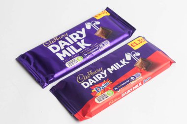 Londra, Birleşik Krallık, 30 Eylül 2024 Cadbury şekerleme Chomp manzarası, beyaz bir arka plan karşı