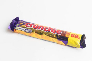 Londra, Birleşik Krallık, 30 Eylül 2024 Cadbury şekerleme Chomp manzarası, beyaz bir arka plan karşı