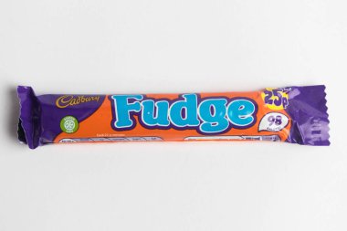 Londra, Birleşik Krallık, 30 Eylül 2024 Cadbury şekerleme Chomp manzarası, beyaz bir arka plan karşı