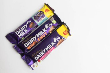 Londra, Birleşik Krallık, 30 Eylül 2024 Cadbury şekerleme Chomp manzarası, beyaz bir arka plan karşı