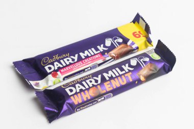 Londra, Birleşik Krallık, 30 Eylül 2024 Cadbury şekerleme Chomp manzarası, beyaz bir arka plan karşı