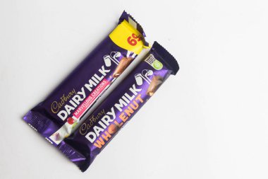 Londra, Birleşik Krallık, 30 Eylül 2024 Cadbury şekerleme Chomp manzarası, beyaz bir arka plan karşı