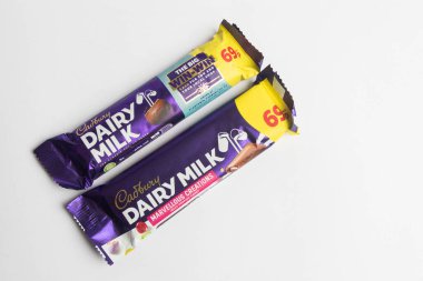 Londra, Birleşik Krallık, 30 Eylül 2024 Cadbury şekerleme Chomp manzarası, beyaz bir arka plan karşı