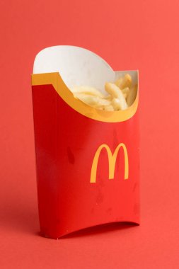 Londra, Birleşik Krallık, 12 Kasım 2024 McDonalds Büyük Kızartma manzarası