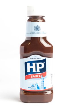 Londra, Birleşik Krallık 24 Şubat 2025 'te bir şişe Heinz Yapımı Masa Sosu. Beyaz Geçmişe Karşı Stüdyo Çekimi.