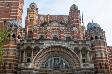 Londra, United Kindom, 26 Nisan 2025 - İngiltere ve Galler 'deki en büyük Roma Katolik Kilisesi olan Westminster Katedrali manzarası