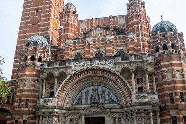 Londra, United Kindom, 26 Nisan 2025 - İngiltere ve Galler 'deki en büyük Roma Katolik Kilisesi olan Westminster Katedrali manzarası