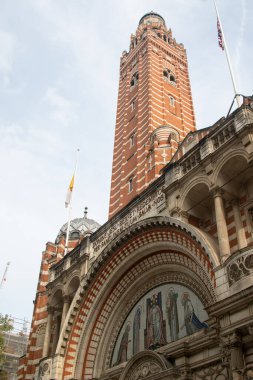 Londra, United Kindom, 26 Nisan 2025 - İngiltere ve Galler 'deki en büyük Roma Katolik Kilisesi olan Westminster Katedrali manzarası