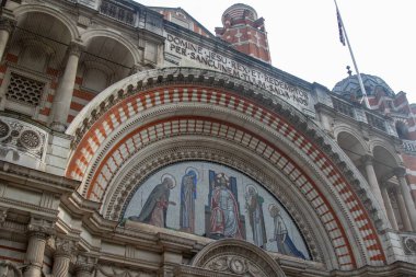Londra, United Kindom, 26 Nisan 2025 - İngiltere ve Galler 'deki en büyük Roma Katolik Kilisesi olan Westminster Katedrali manzarası