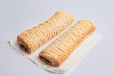 Londra, Birleşik Krallık, 12 Mayıs 2025: Greggs Pepperoni Pizza Stüdyosu, Uk 'ta bir perakende fırın zinciri.