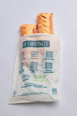 Londra, Birleşik Krallık, 20 Mayıs 2025: - Greggs Takeout Holder for Coffee, Greggs bir perakende fırın zinciri Uk