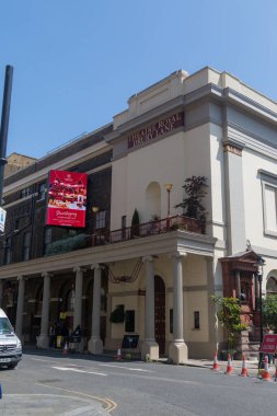Londra, Birleşik Krallık, 16 Haziran 2025, Londra 'nın batı ucundaki Theatre Land bölgesinin bir parçası olan Royal Dury Lane Tiyatrosu manzarası.