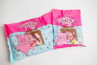 Londra, Birleşik Krallık, 21 Temmuz 2025 - Spencer 'ın Percy Pigs Phizzy Saçı, Büyük ve Küçük, Beyaz Bir Arkaplan Karşıtı