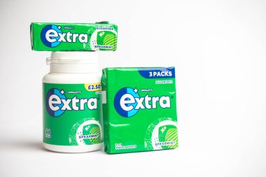 Londra, Birleşik Krallık, 21 Temmuz 2025: - Beyaz Arkaplan Karşısında Seçilmiş Wrigley 'in Ekstra Nane Şekeri Çiğneme Sakızı