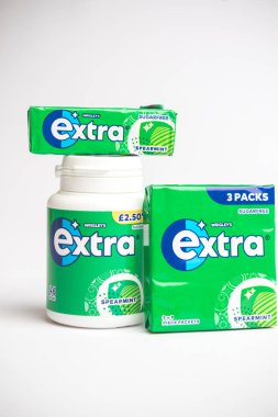 Londra, Birleşik Krallık, 21 Temmuz 2025: - Beyaz Arkaplan Karşısında Seçilmiş Wrigley 'in Ekstra Nane Şekeri Çiğneme Sakızı