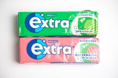 Londra, Birleşik Krallık, 21 Temmuz 2025: - Wrigley 'in Extra Nane Şekeri ve Karpuz Çiğneme Sakızı paketleri