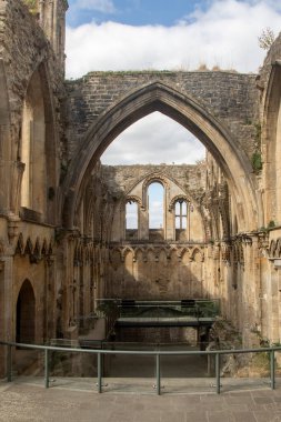 Glastonbury, Birleşik Krallık, 21 Ağustos 2025: Bir zamanlar İngiltere 'nin en zengin manastırlarından biri olan Glastonbury Manastırı' nın kalıntıları