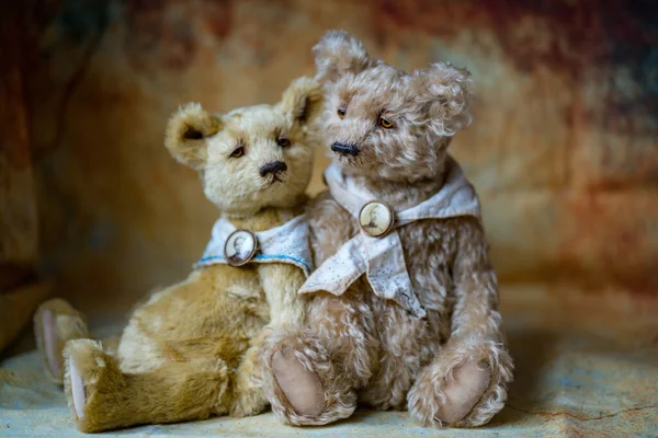 Und Sie Ein Liebevolles Paar Handgefertigter Sammel Teddybären Geeignet Zum — Stockfoto